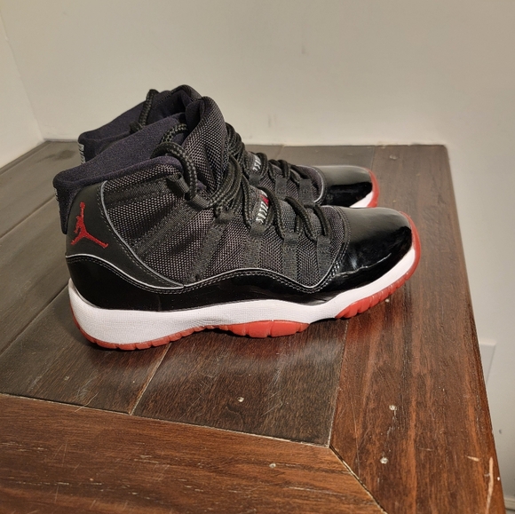 Jordan 11 - Picture 2 of 9